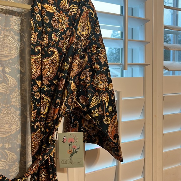 Women’s Robe Short Open Front With Tie Size Medium Kimono Green.& Yellow - Picture 3 of 9